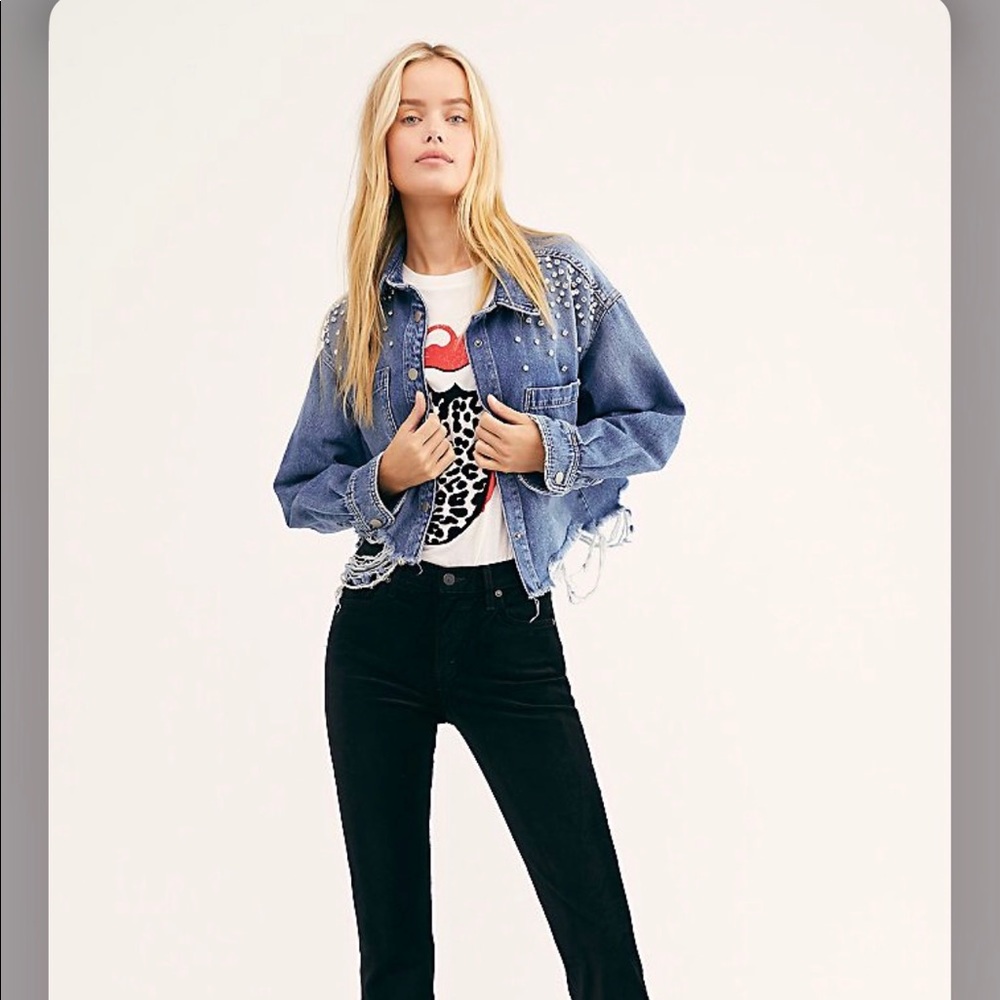 Karolina denim jacket size small ❤️🥰
